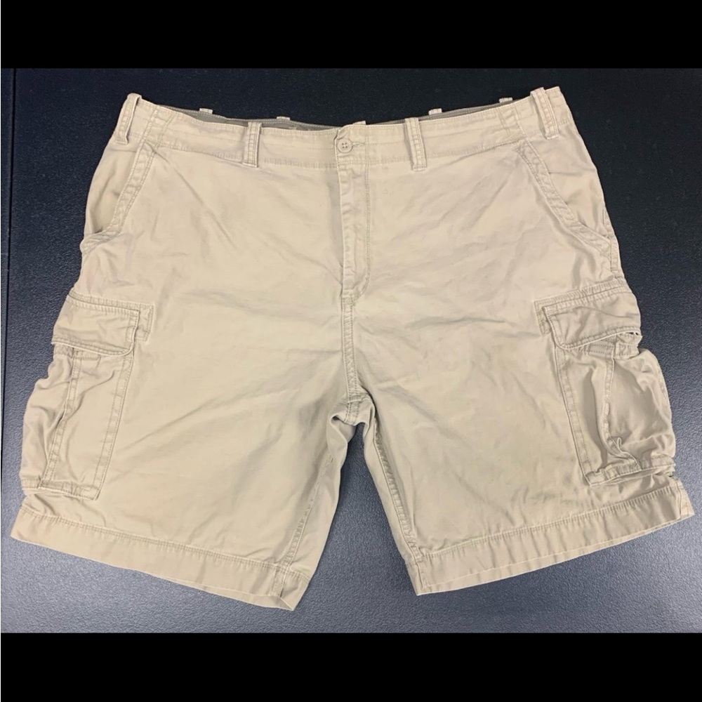 Arizona Tan Cargo Shorts  Size 46